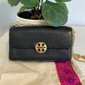 Tory Burch wallet purse. Worn once. Perfect condition.